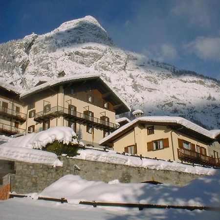 Hotel Ottoz Meuble كورمايور المظهر الخارجي الصورة