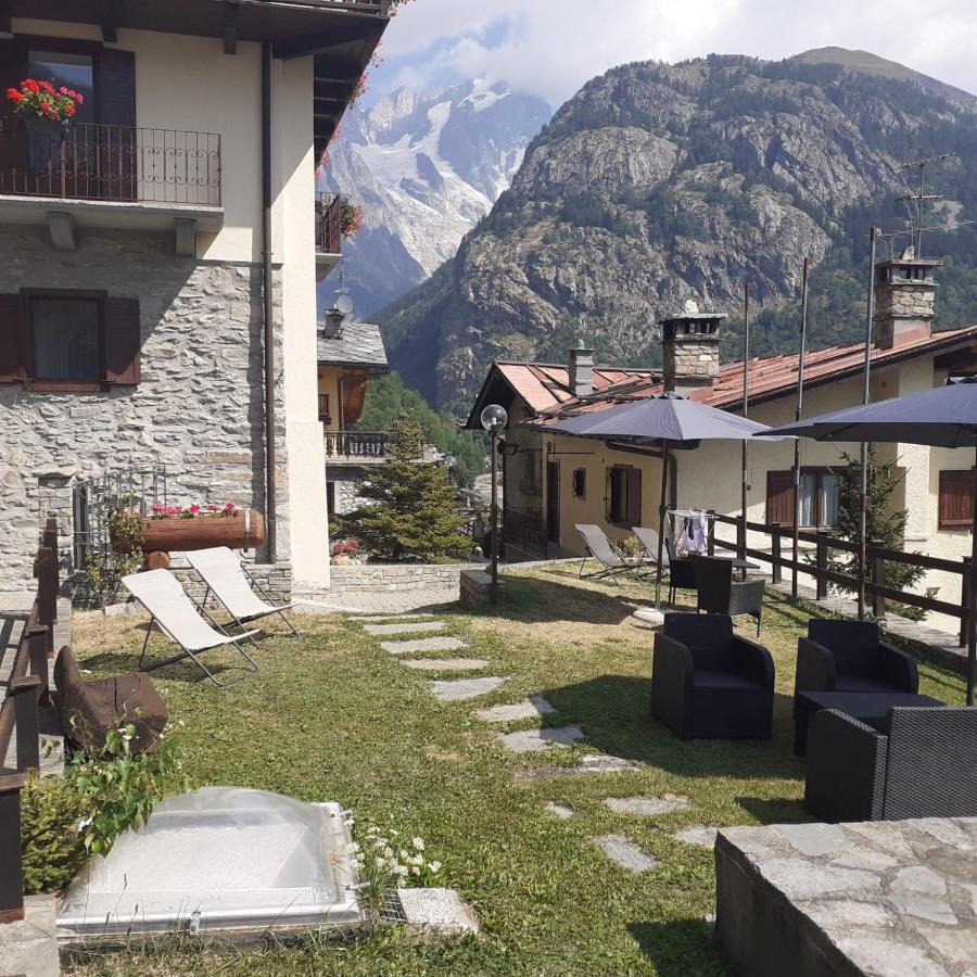 Hotel Ottoz Meuble كورمايور المظهر الخارجي الصورة