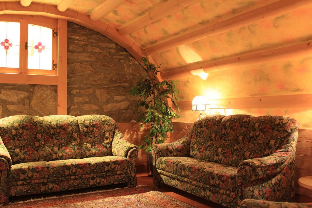 Hotel Ottoz Meuble كورمايور المظهر الخارجي الصورة