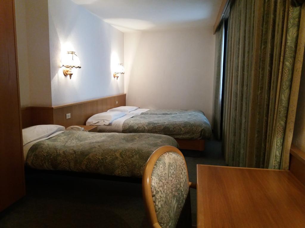 Hotel Ottoz Meuble كورمايور المظهر الخارجي الصورة