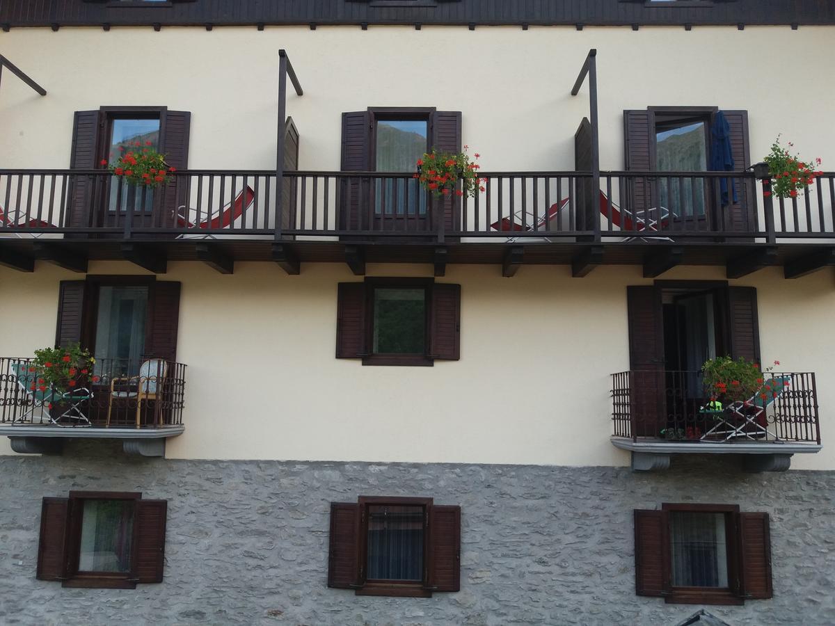 Hotel Ottoz Meuble كورمايور المظهر الخارجي الصورة