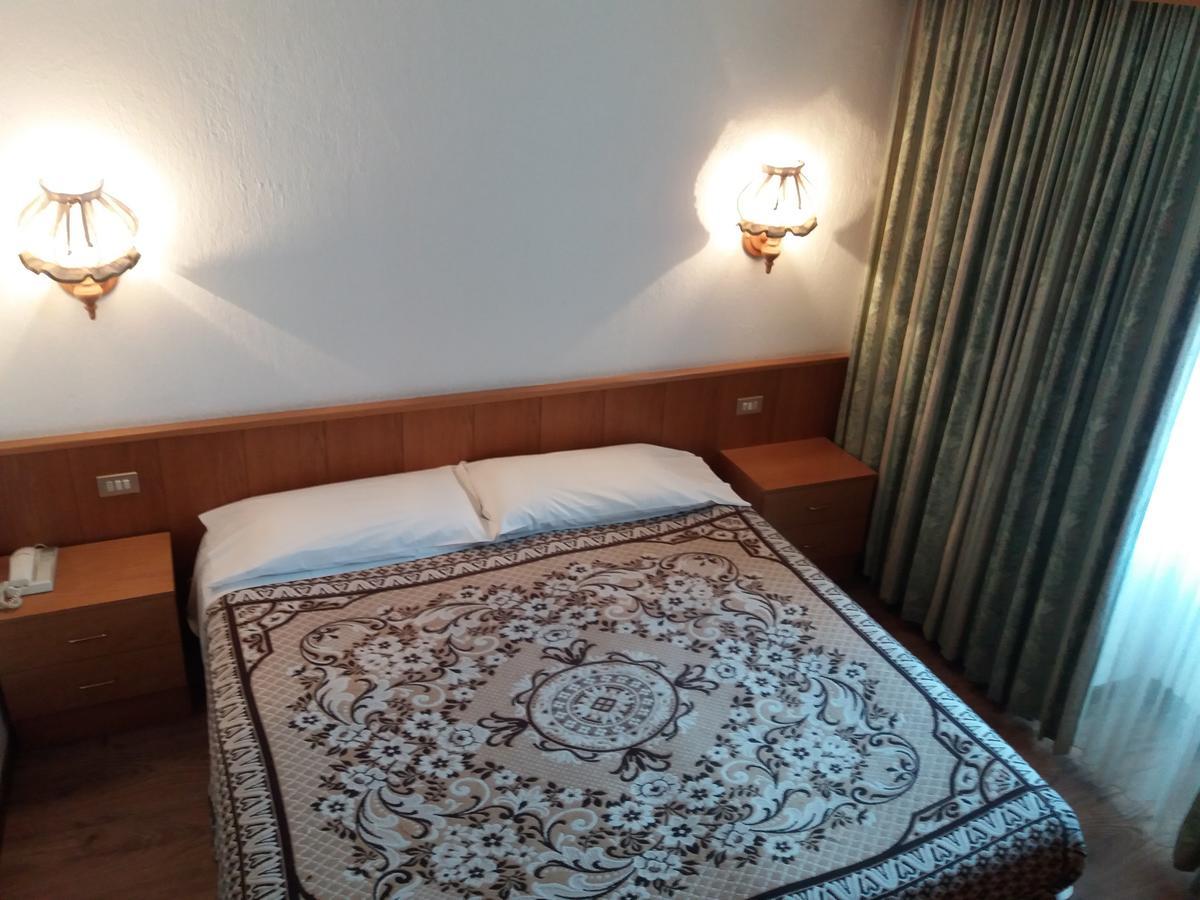 Hotel Ottoz Meuble كورمايور المظهر الخارجي الصورة