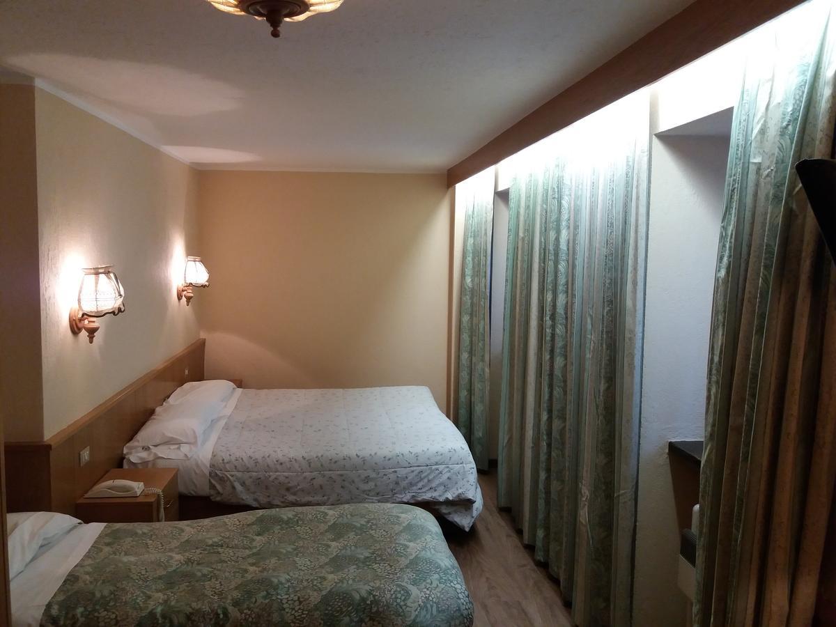 Hotel Ottoz Meuble كورمايور المظهر الخارجي الصورة