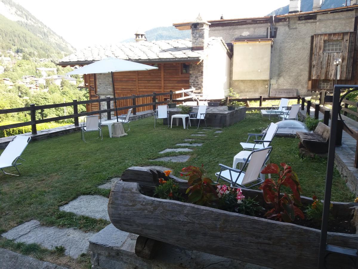 Hotel Ottoz Meuble كورمايور المظهر الخارجي الصورة