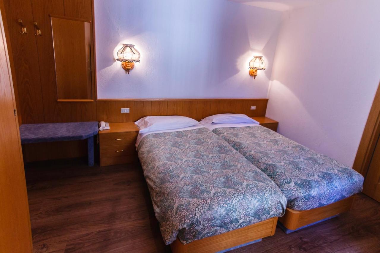 Hotel Ottoz Meuble كورمايور المظهر الخارجي الصورة